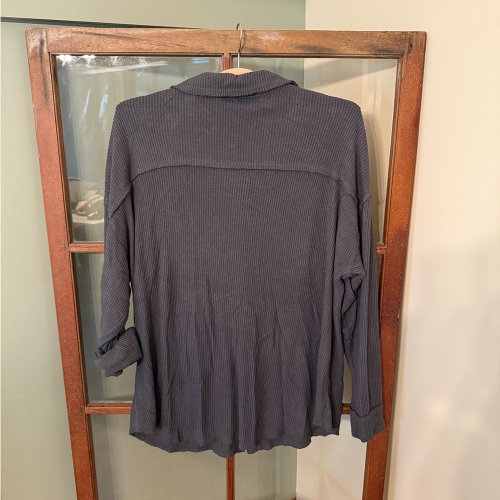 BKE Buckle Charcoal Grey Ribbed Boyfriend Layering Button-Up Shirt Jacket Small - Picture 3 of 3